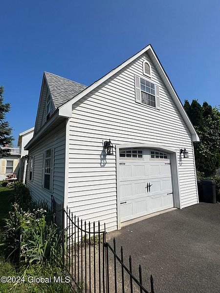 2nd image of 532 3rd Avenue