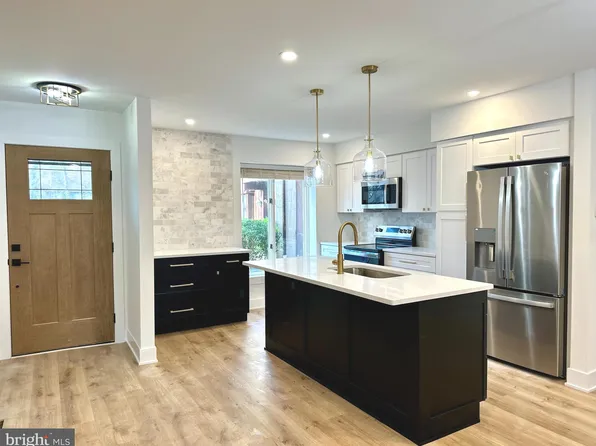 305 Byron Ct, Sicklerville, NJ 08081