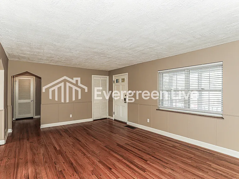 2161 Sylved Ln — Photo 4