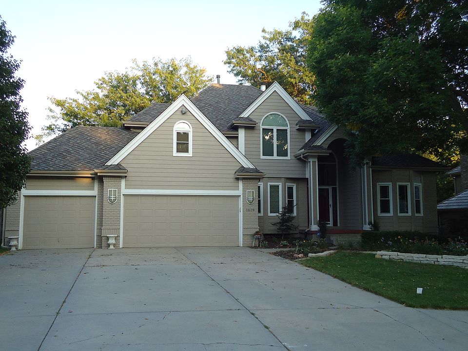 1st image of 1619 N 129th St