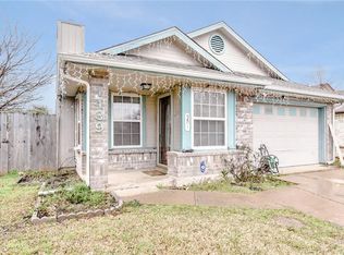 1439 Grovecrest Dr, Arlington, TX 76018