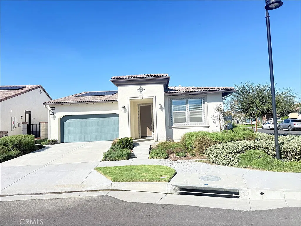 2 bed, 1636 sqft, $3,000 — Photo 3