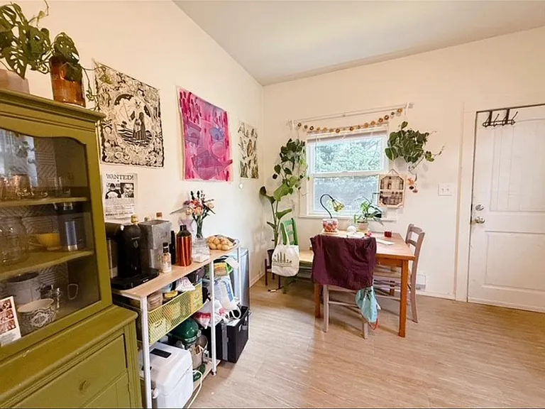 2417 E St — Photo 3