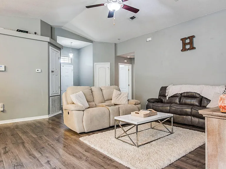 2362 Duncan Ridge Dr — Photo 4