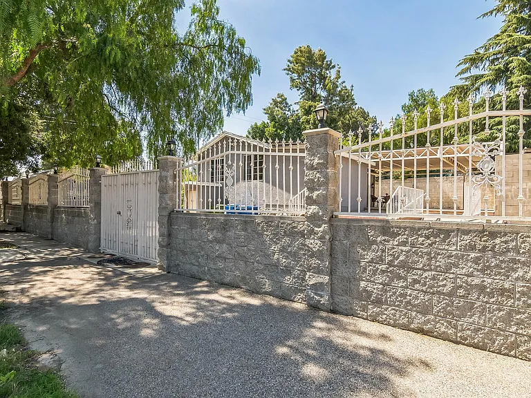 10304 Marcus Ave — Photo 30