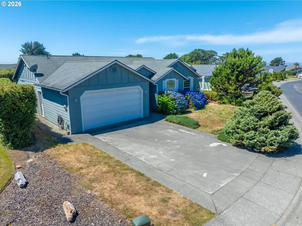 96407 Oceanside Dr E, Brookings, OR 97415