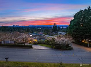 9610 NE 29th St, Bellevue, WA