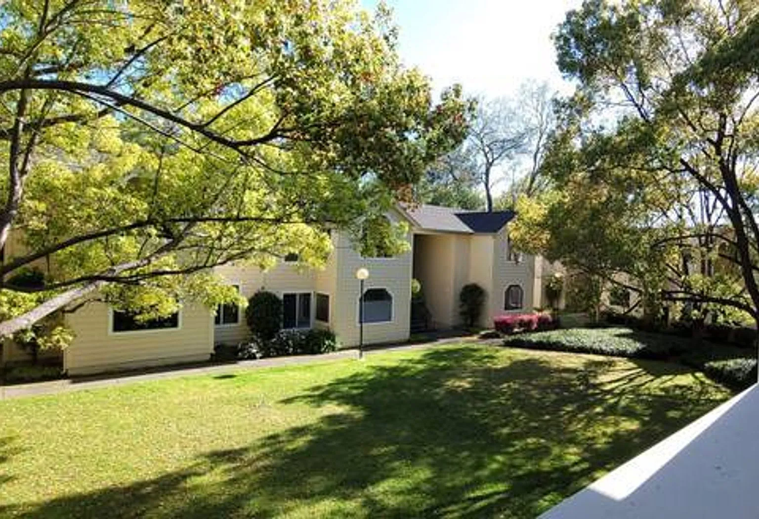 Great value, amazing location! 2 BR / 1 bath Napa $2,295 — Photo 3