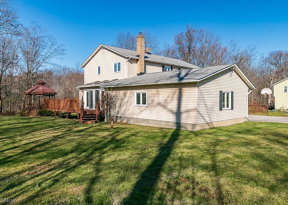 10408 Meadowhurst Ln, Chardon, OH 44024 | Zillow