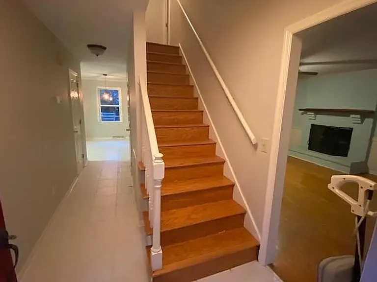 537 Aquarius Dr — Photo 25