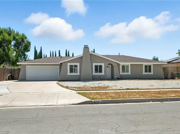 811 W James St, Rialto, CA 92376