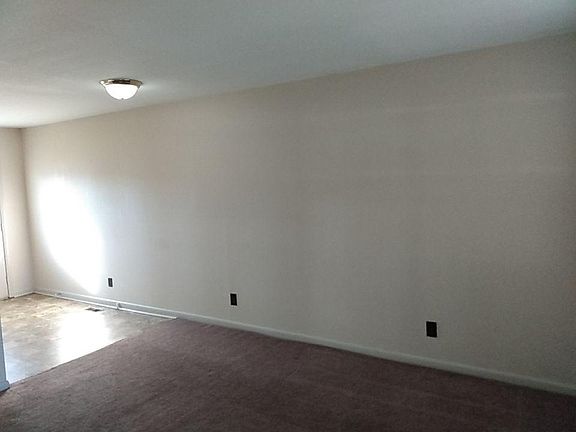 3rd image of 1023 Garden Meadows Dr