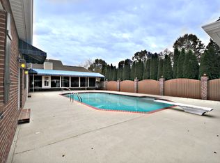 615 Shaw Ferry Ln, Lenoir City, TN 37772