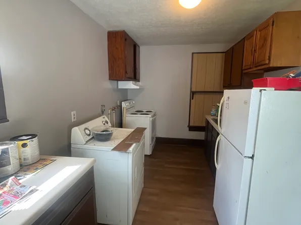 (undisclosed Address), Coshocton, OH 43812