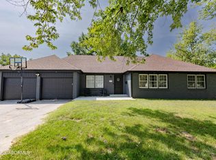 208 Collier Ln, Fulton, MO 65251