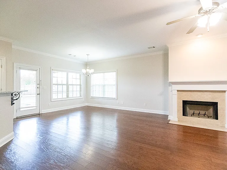 8804 Pemberton Park — Photo 4