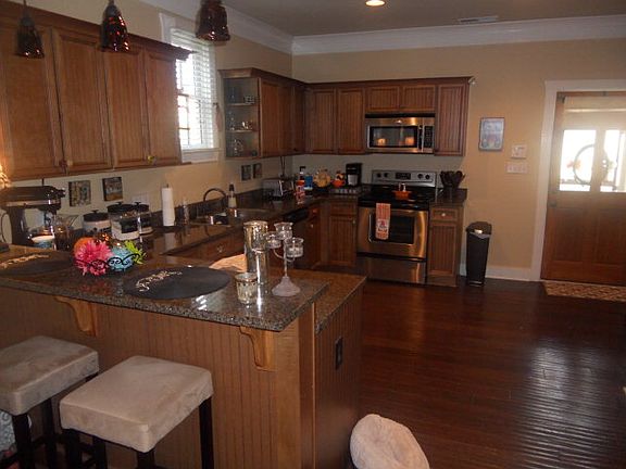 3rd image of 650 Dekalb St Unit 1039