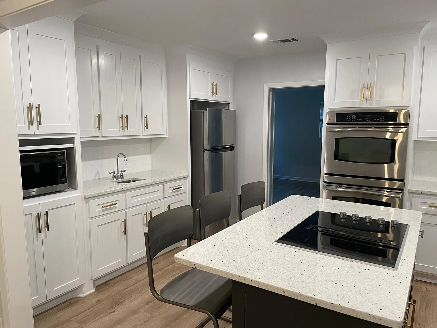 3 bed, 1871 sqft, $2,500 — Photo 4