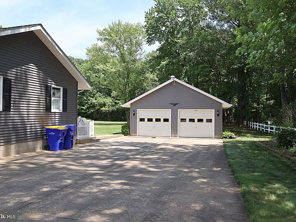 5th image of 29429 Edgewood Ave