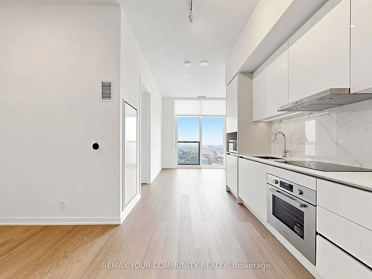 180 Front St E #Penthouse 05 — Photo 3