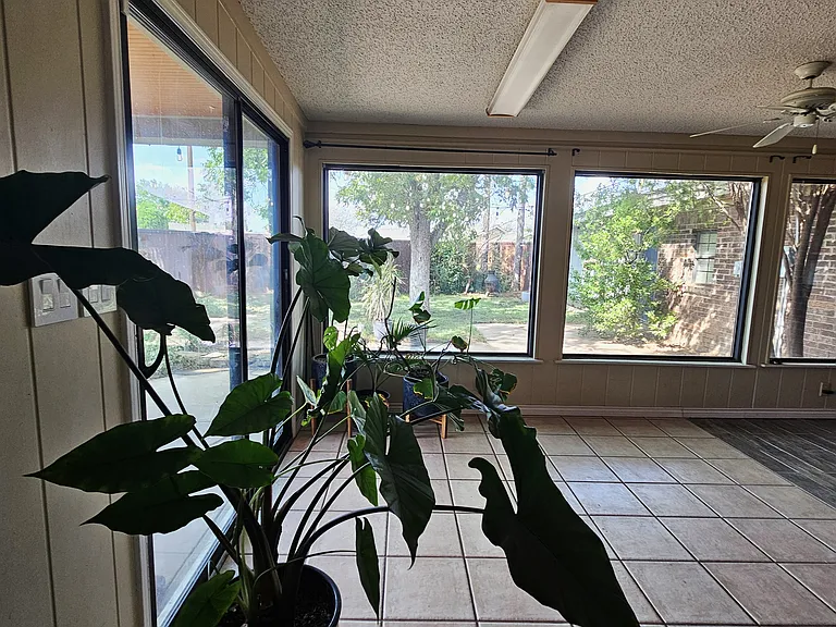 2402 Emerson Ct — Photo 9