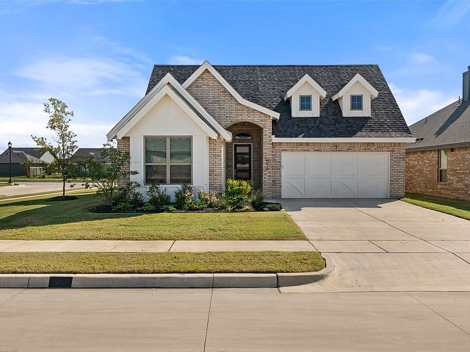 1st image of 616 Wood Brook Ln