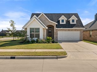 616 Wood Brook Ln, Burleson, TX 76028