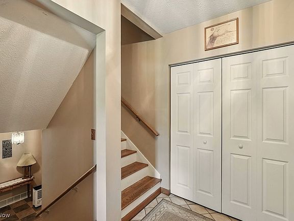 4th image of 238 Timberlane Dr