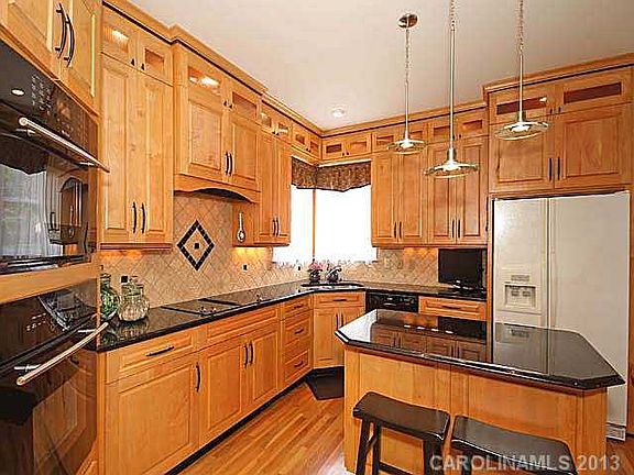 3rd image of 8056 Waterford Dr