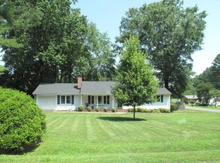 400 Kenmore Ave, Kilmarnock, VA 22482