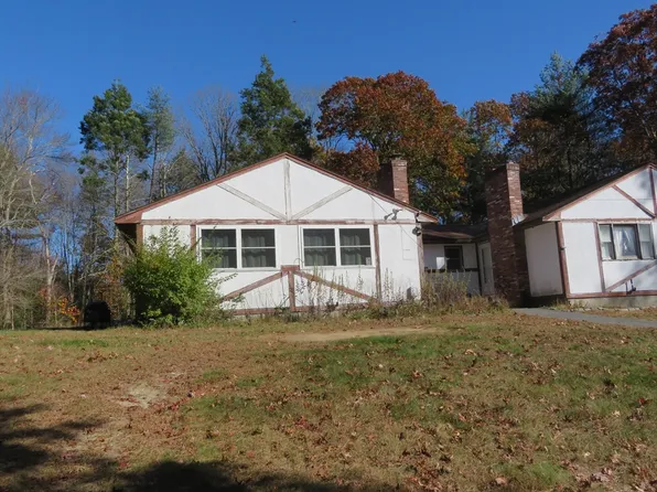 162 Dean St #A, Norton, MA 02766