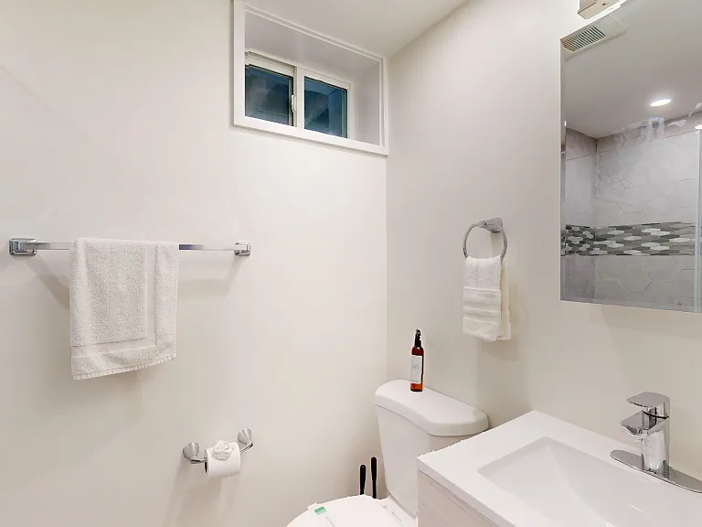 36 Montgomery St — Photo 12