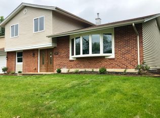 495 Falcon Ridge Way, Bolingbrook, IL 60440