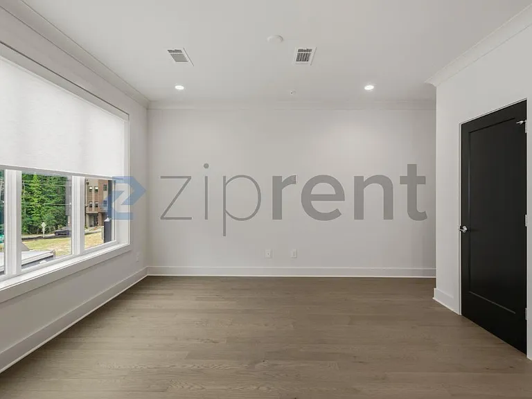 425 S Walker St — Photo 21
