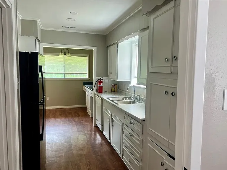407 Fairway Dr — Photo 9