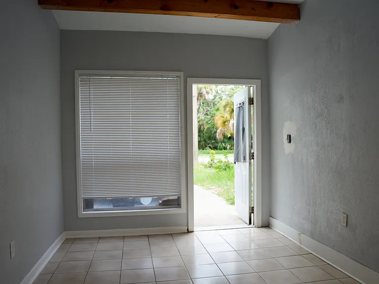 3005 Saxon Dr — Photo 12