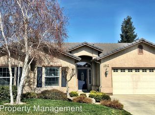 1912 Harvard Ave, Tulare, CA 93274