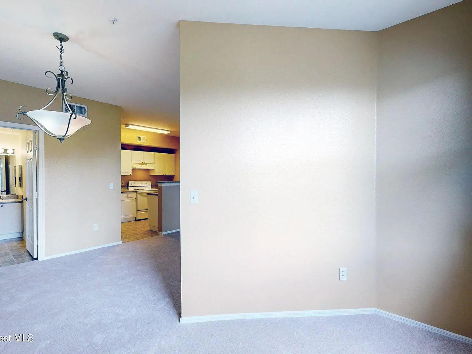2 bed, 2.0 bath, 1020 sqft, $1,900 — Photo 4