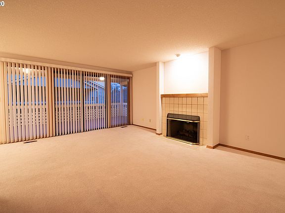 4th image of 3115 SE 152nd Ave