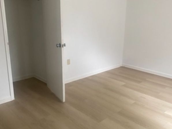 200 Maplewood Dr #11