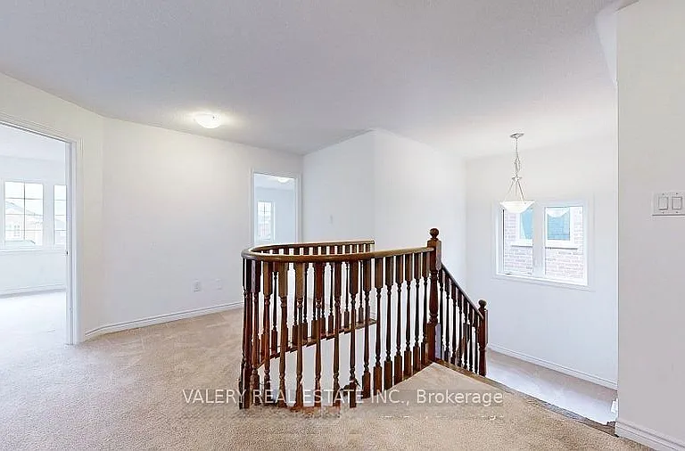 223 Ridley Cres — Photo 11