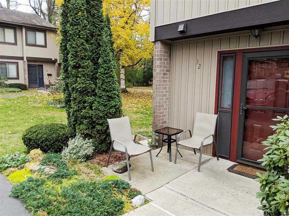 1st image of 32 Point Of Woods Dr