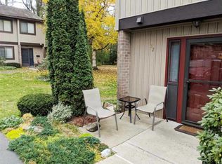 32 Point Of Woods Dr, Albany, NY 12203