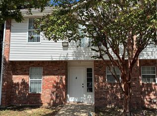 1411 Summit St #4, College Station, TX 77845