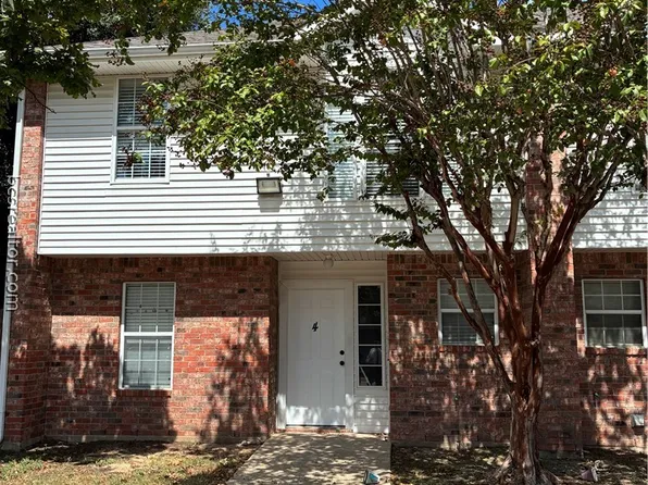 1411 Summit St, College Station, TX