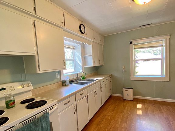 5th image of 8816 Holton Rd