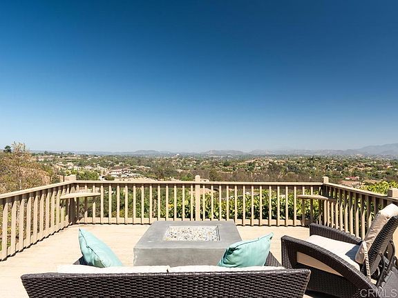 3rd image of 4880 San Jacinto Cir E