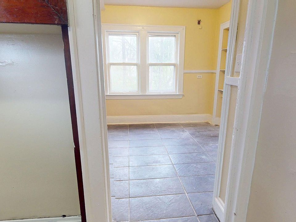 1st image of 3045 E 130th St #2
