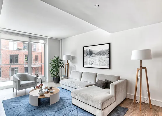 Rented by Extell Marketing Group LLC | media 11