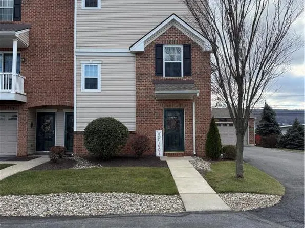 7170 Pioneer Dr, Macungie, PA 18062